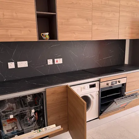 아파트 Citadella View Penthouse 8A